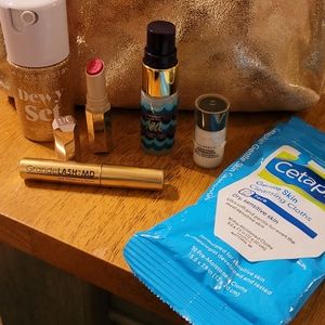 Makeup bundle with makeup bag